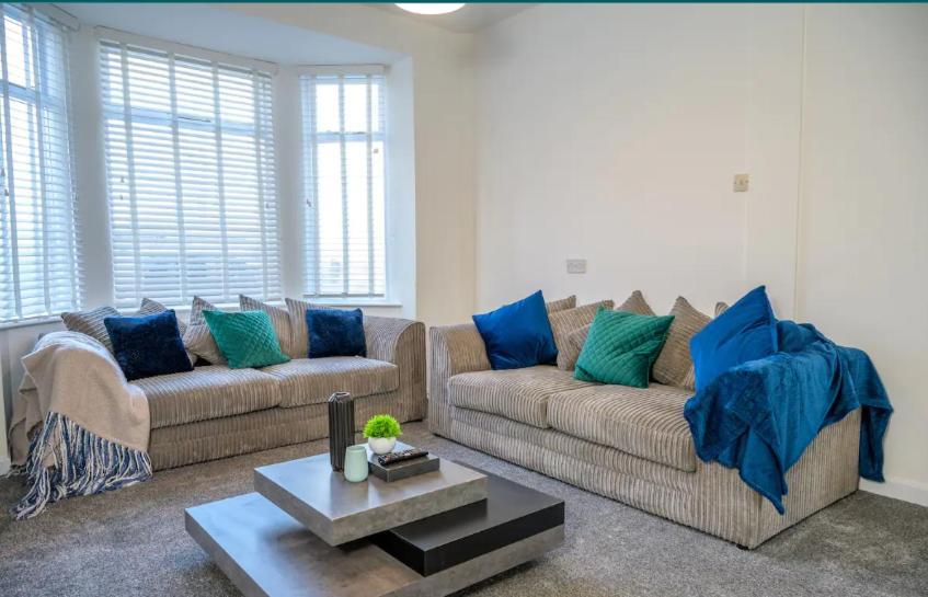 Large 7 Bedroom Town House In Chester City Centre Екстер'єр фото