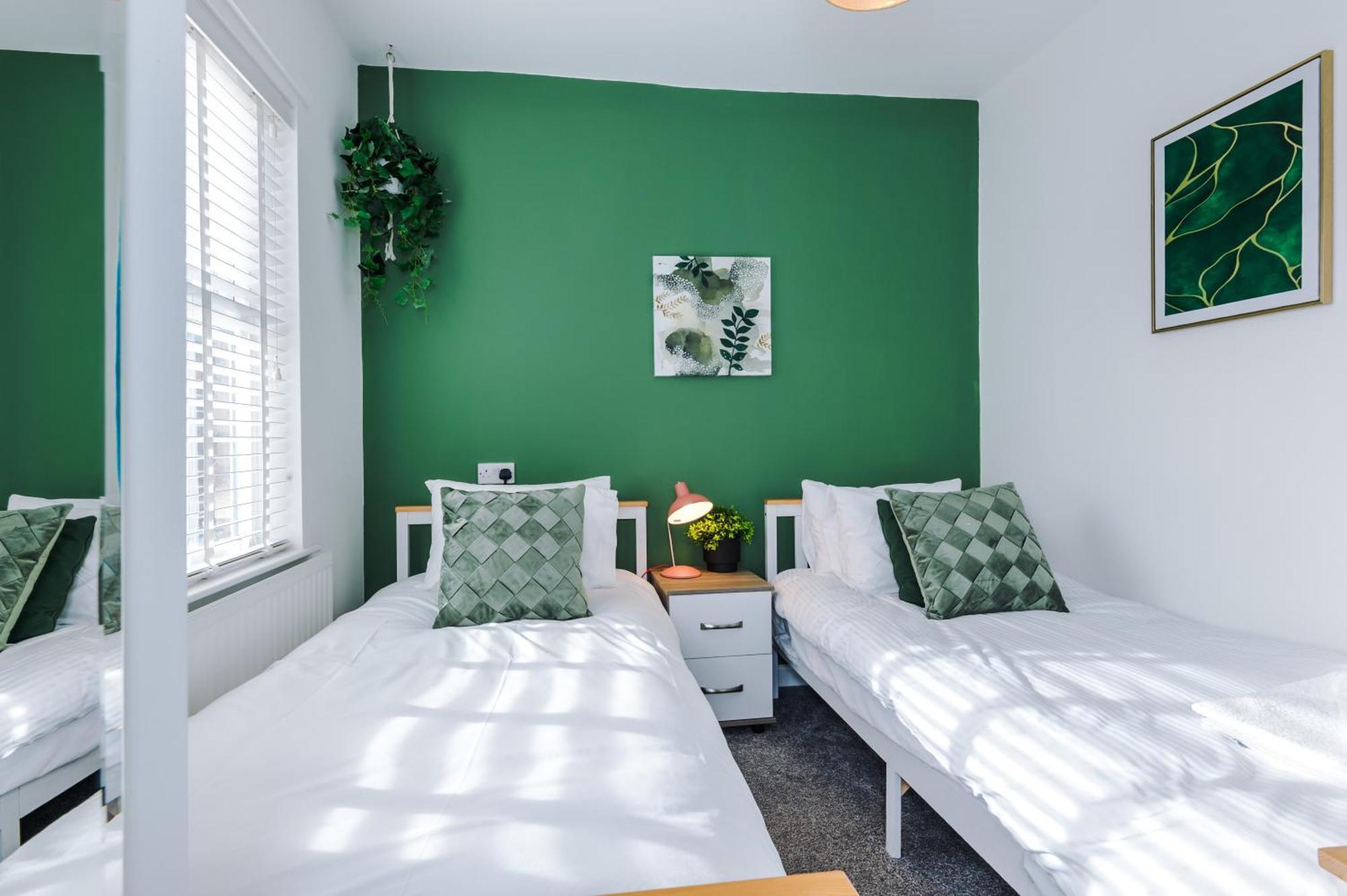 Large 7 Bedroom Town House In Chester City Centre Екстер'єр фото