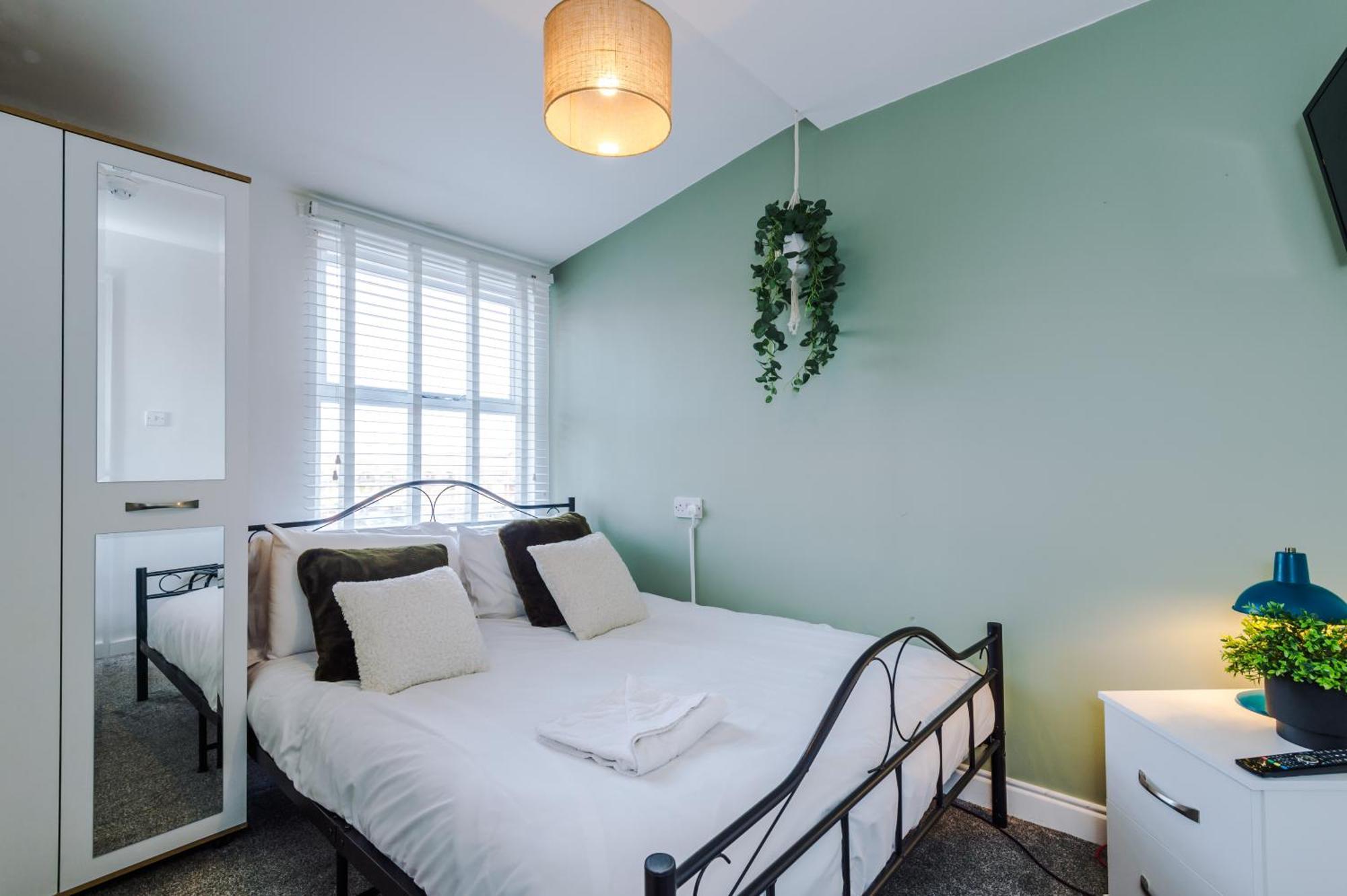 Large 7 Bedroom Town House In Chester City Centre Екстер'єр фото